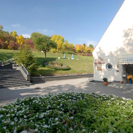 Land- Und Golfhotel Alte Fliegerschule Eisenach Buitenkant foto