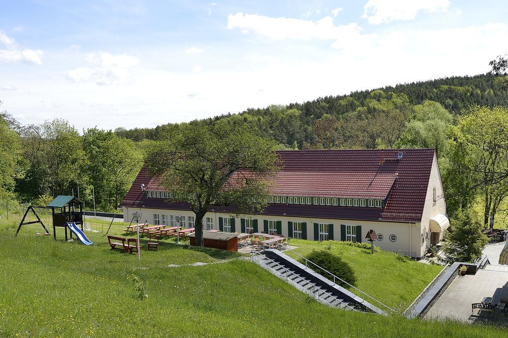 Land- Und Golfhotel Alte Fliegerschule Eisenach Buitenkant foto