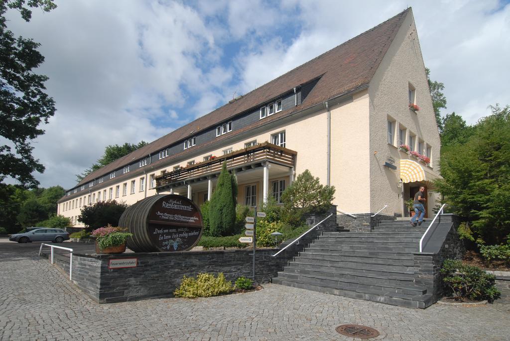 Land- Und Golfhotel Alte Fliegerschule Eisenach Buitenkant foto