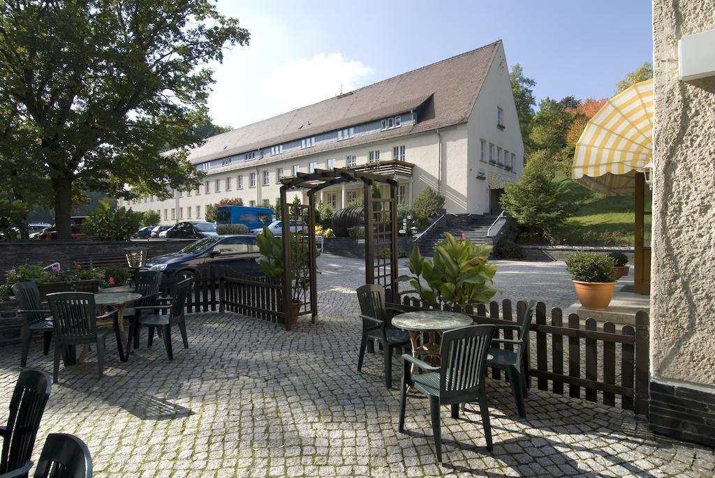 Land- Und Golfhotel Alte Fliegerschule Eisenach Buitenkant foto